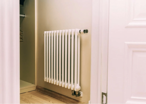 ZEHNDER CHARLESTON/3050/V001/18/1424 Вт/Белый 9016